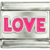 « Love » écrit en rose sur argent